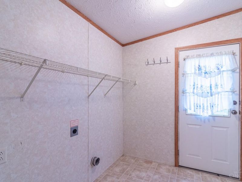 23 N High, Mowrystown, OH 45133 Photo 32