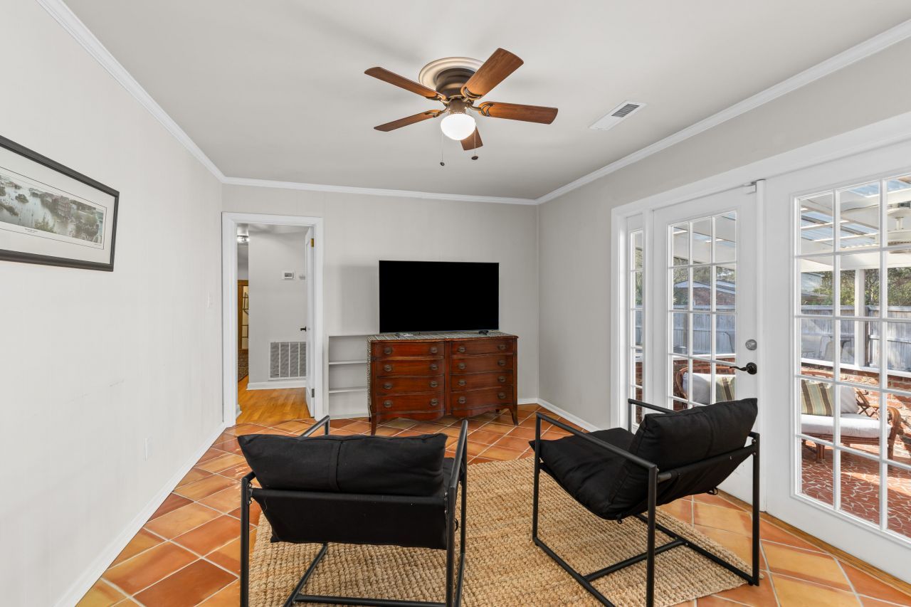 1871 Rugby Lane Photo 18