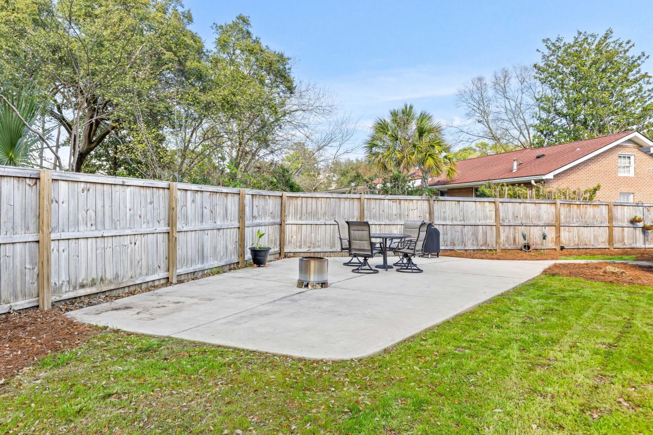 1871 Rugby Lane Photo 26