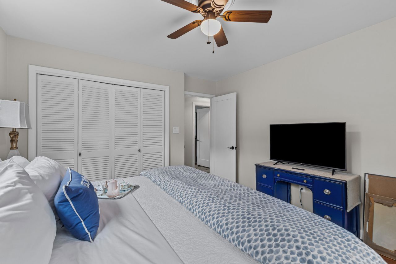 1871 Rugby Lane Photo 36