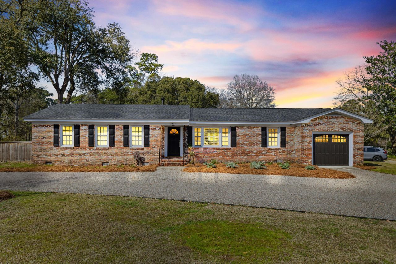 1871 Rugby Lane Photo 52