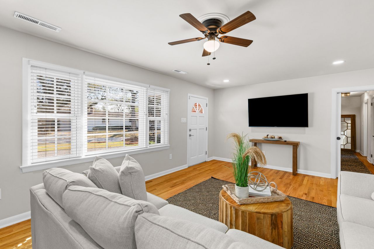 1871 Rugby Lane Photo 8