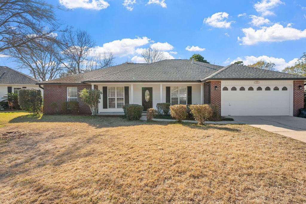 4572 Castlewood Lane, Niceville, FL 32578 Main Photo