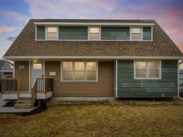 102 Patricia Lane NW, Cedar Rapids, IA 52405