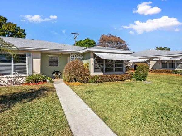 113 Lakes End Drive, Unit D, Fort Pierce, FL 34982