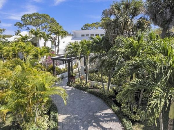 355 Oakview Drive, Delray Beach, FL 33445