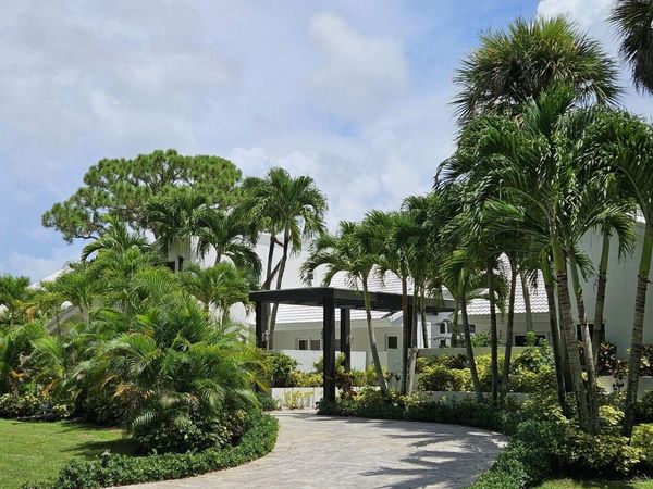 355 Oakview Drive, Delray Beach, FL 33445