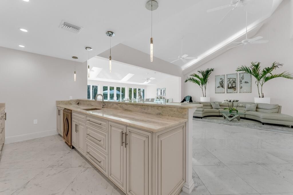 355 Oakview Drive, Delray Beach, FL 33445 Photo