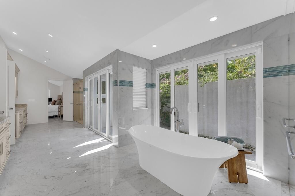 355 Oakview Drive, Delray Beach, FL 33445 Photo