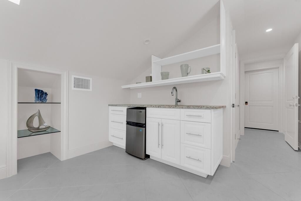 355 Oakview Drive, Delray Beach, FL 33445 Photo