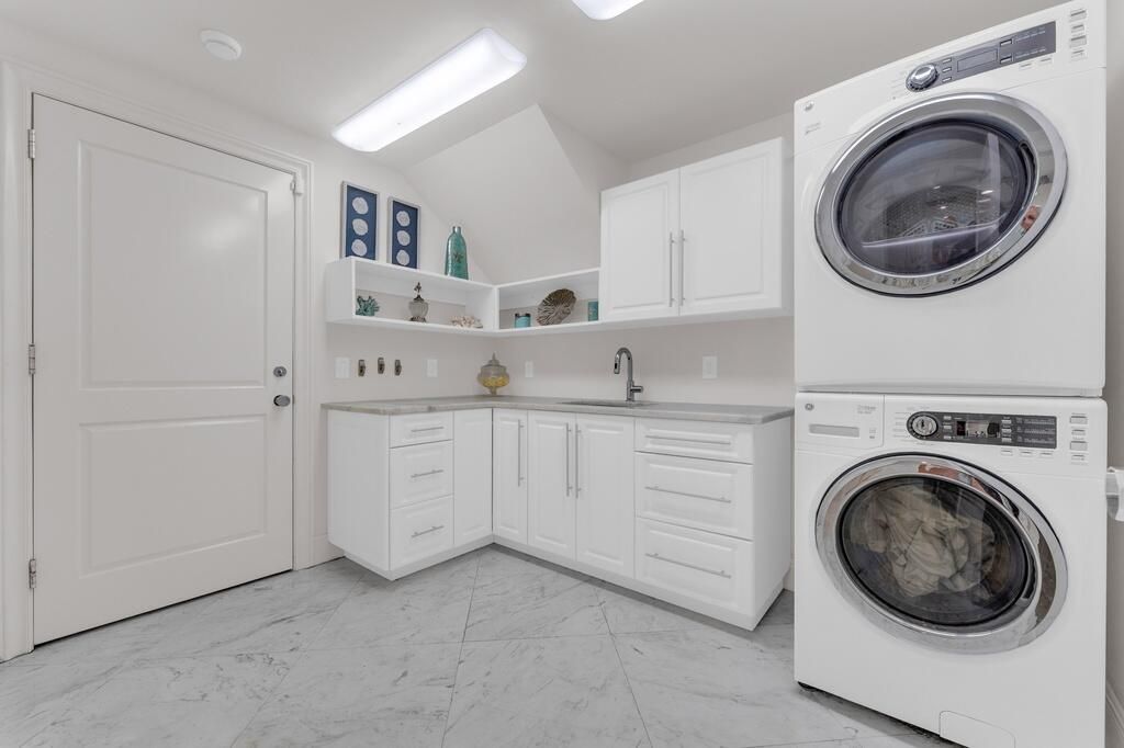 355 Oakview Drive, Delray Beach, FL 33445 Photo