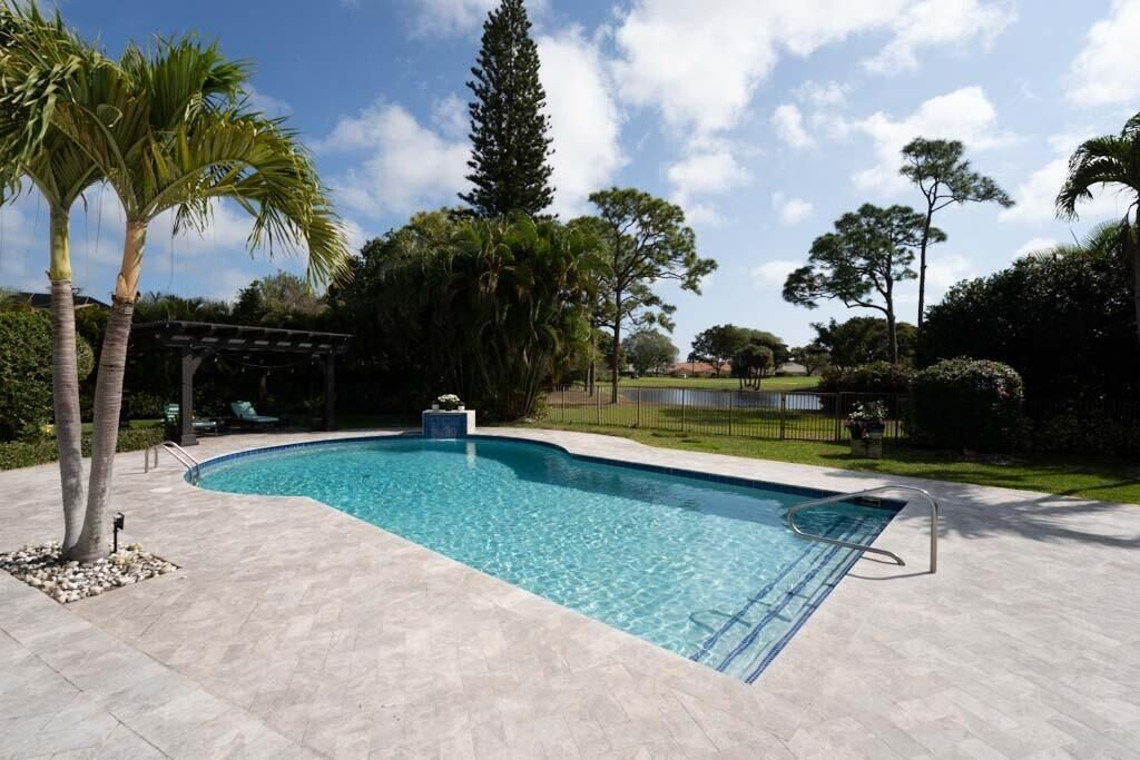 355 Oakview Drive, Delray Beach, FL 33445 Photo