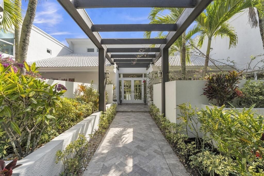 355 Oakview Drive, Delray Beach, FL 33445 Photo