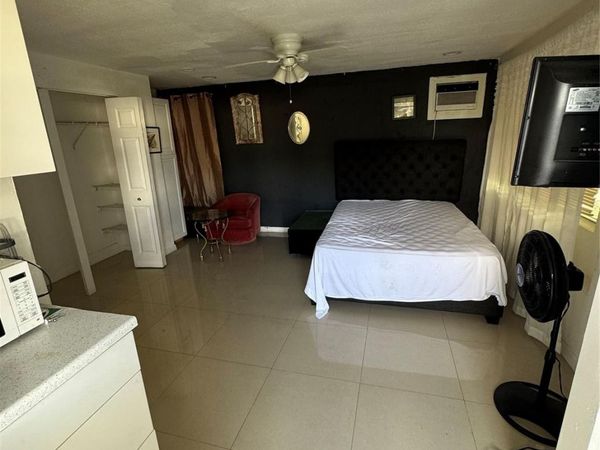 1111 N 25th Avenue, Hollywood, FL 33020