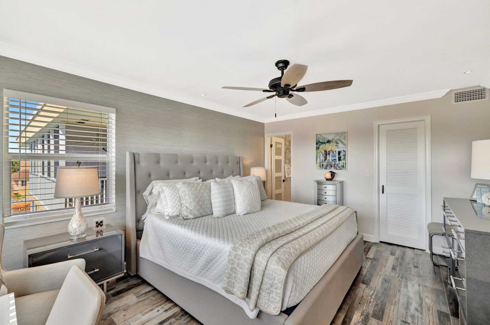 1332 Bayview Drive, Unit 402, Fort Lauderdale, FL 33304 Photo