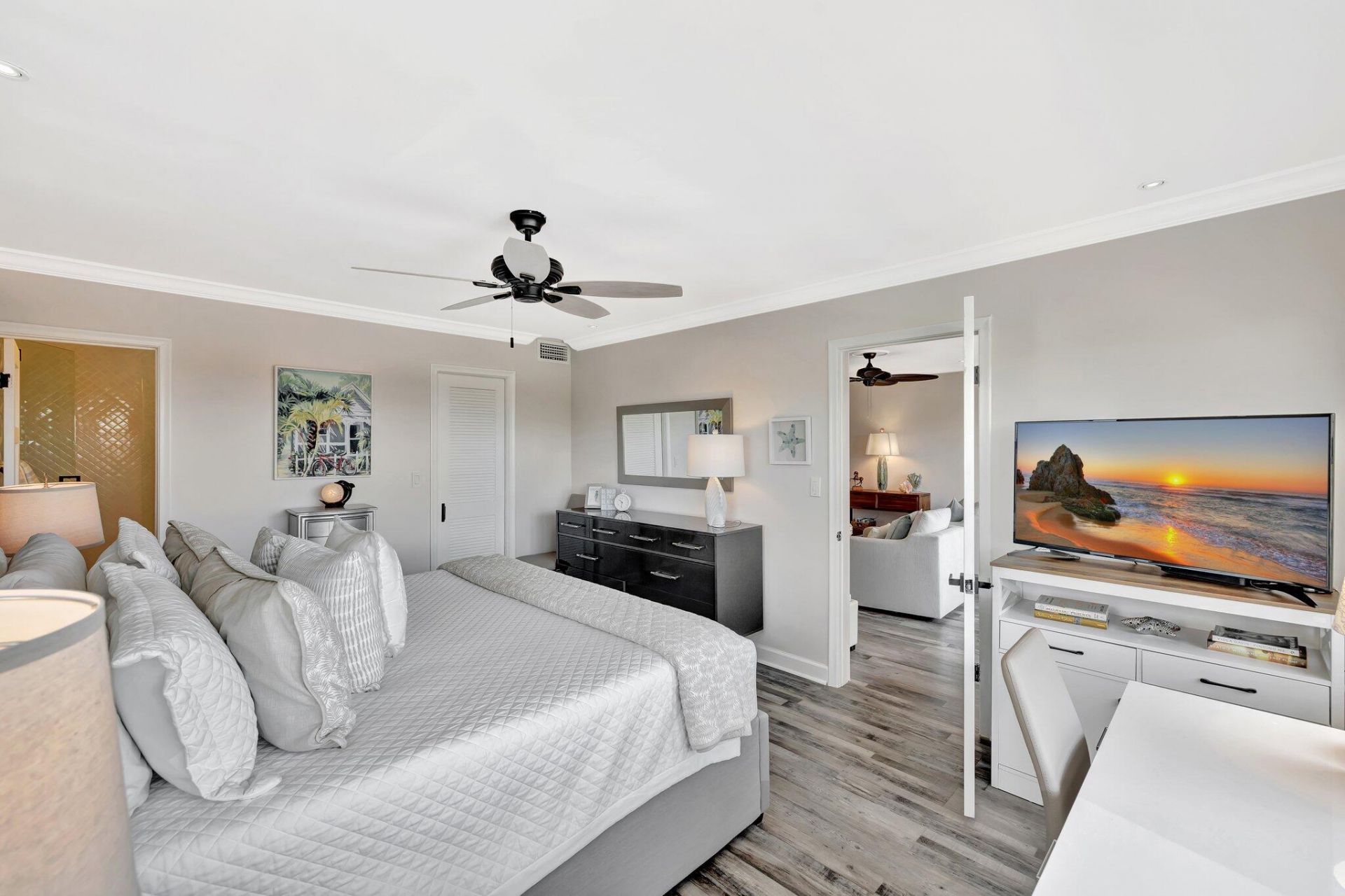 1332 Bayview Drive, Unit 402, Fort Lauderdale, FL 33304 Photo