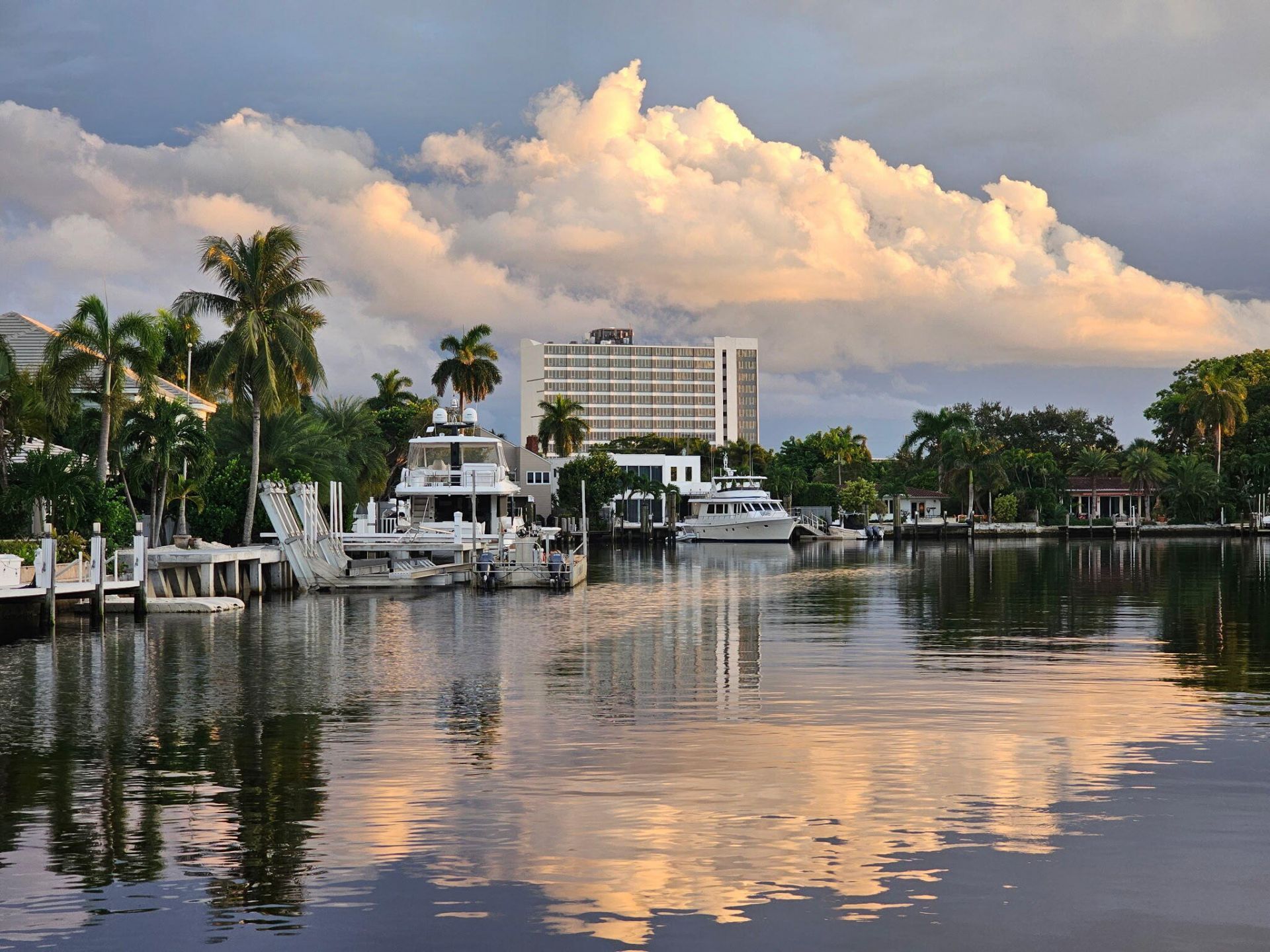 1332 Bayview Drive, Unit 402, Fort Lauderdale, FL 33304 Photo