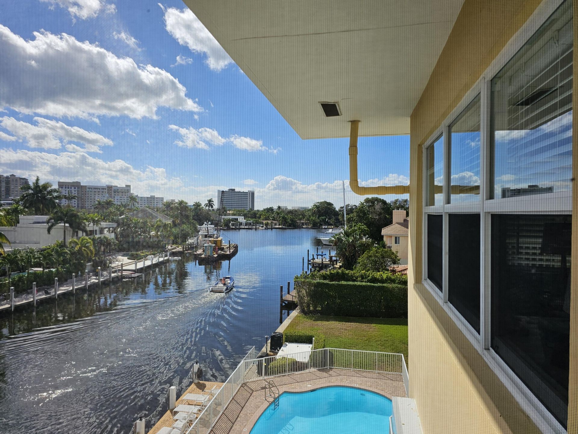 1332 Bayview Drive, Unit 402, Fort Lauderdale, FL 33304 Photo