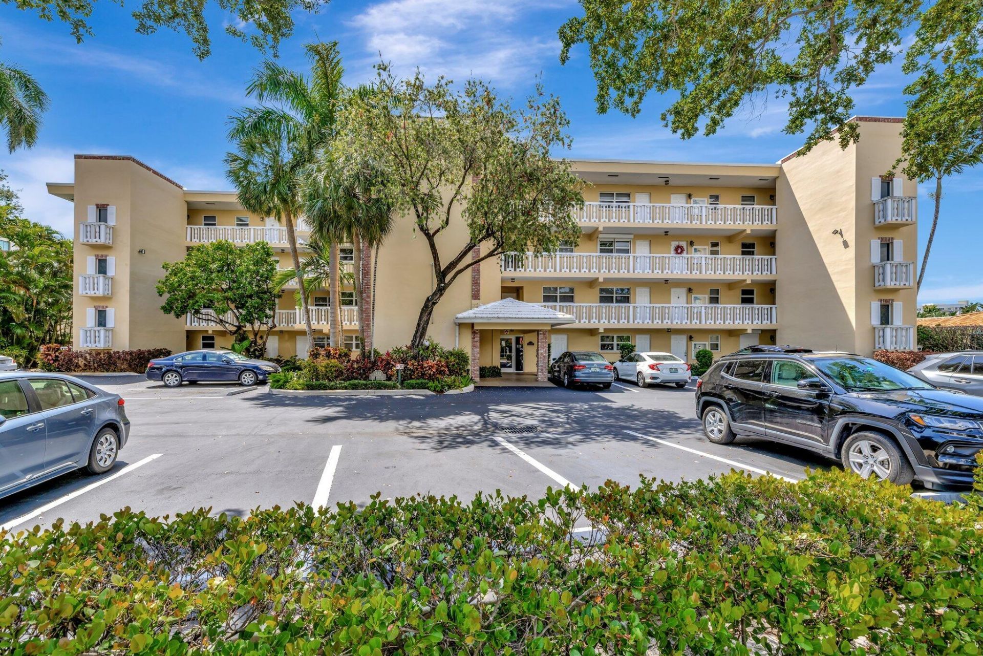 1332 Bayview Drive, Unit 402, Fort Lauderdale, FL 33304 Photo