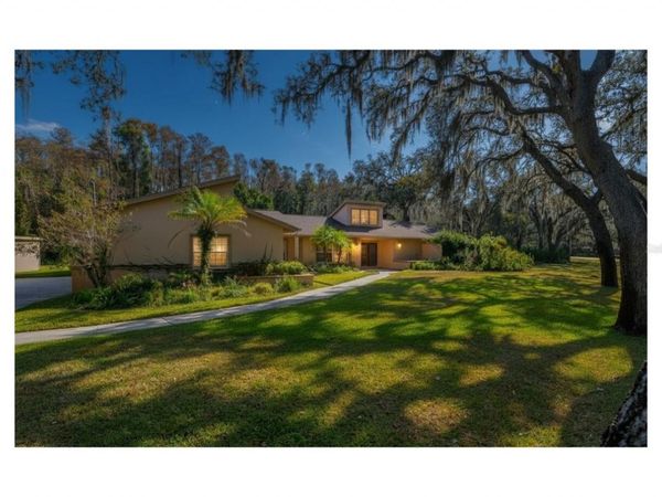 10206 LAKEVIEW DRIVE , NEW PORT RICHEY, FL 34654