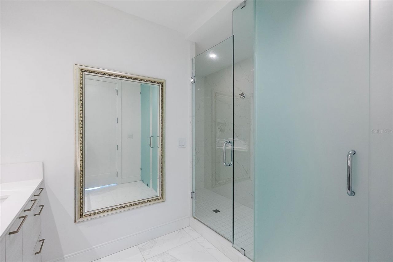 100 1st Avenue N, Unit 2703, Saint Petersburg, FL 33701 Photo