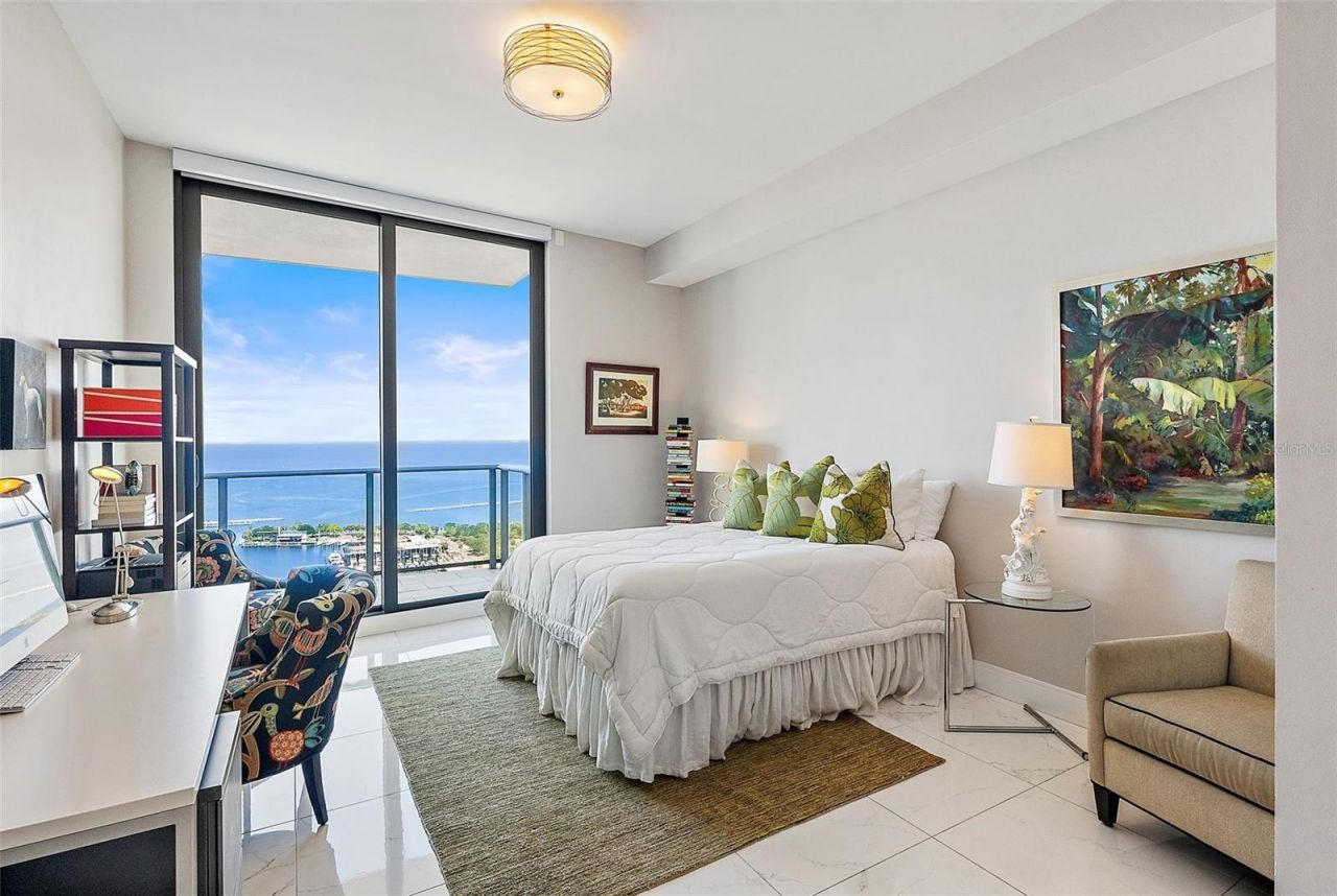 100 1st Avenue N, Unit 2703, Saint Petersburg, FL 33701 Photo