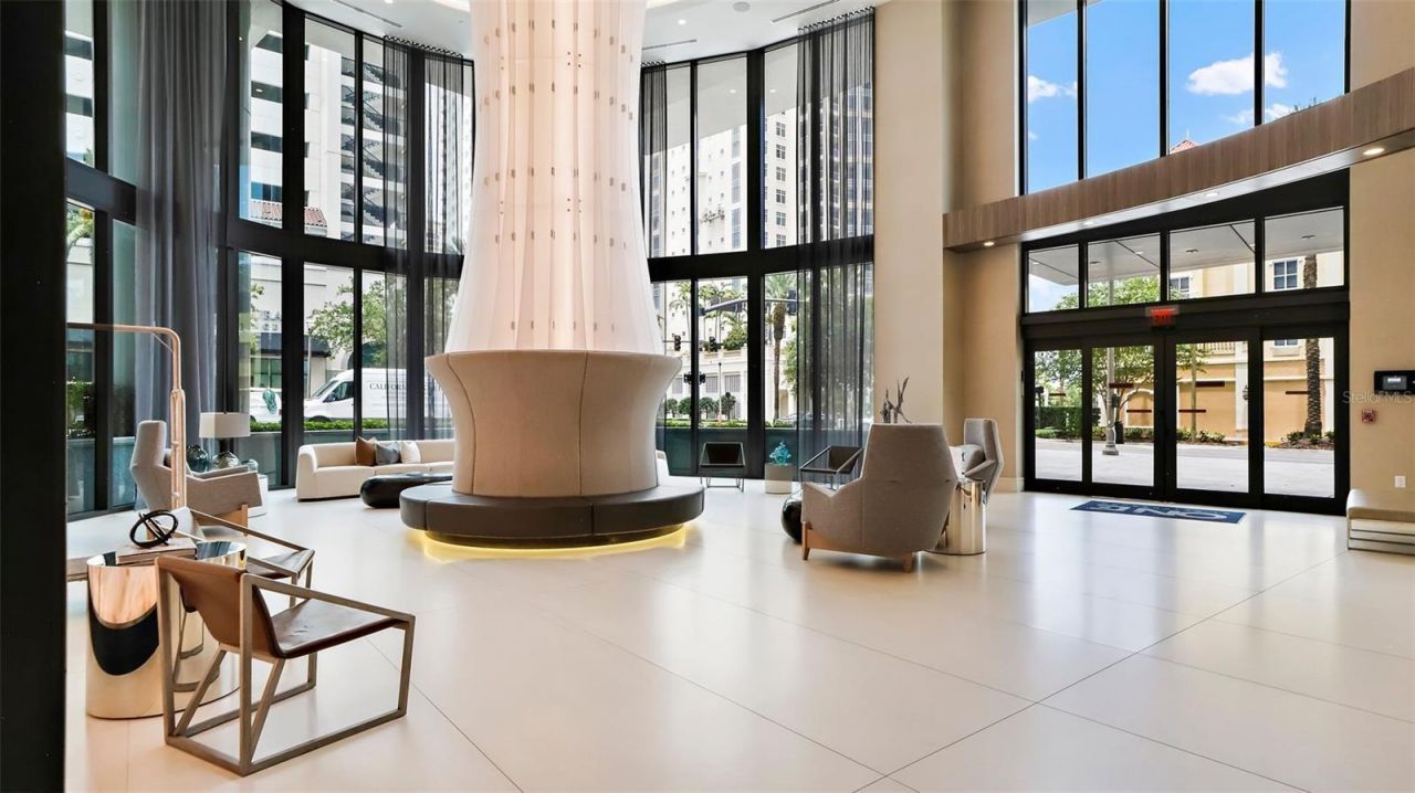 100 1st Avenue N, Unit 2703, Saint Petersburg, FL 33701 Photo