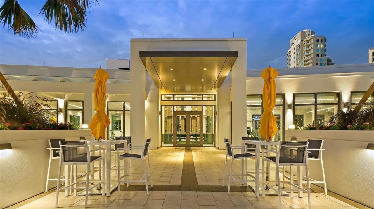 100 1st Avenue N, Unit 2703, Saint Petersburg, FL 33701 Photo