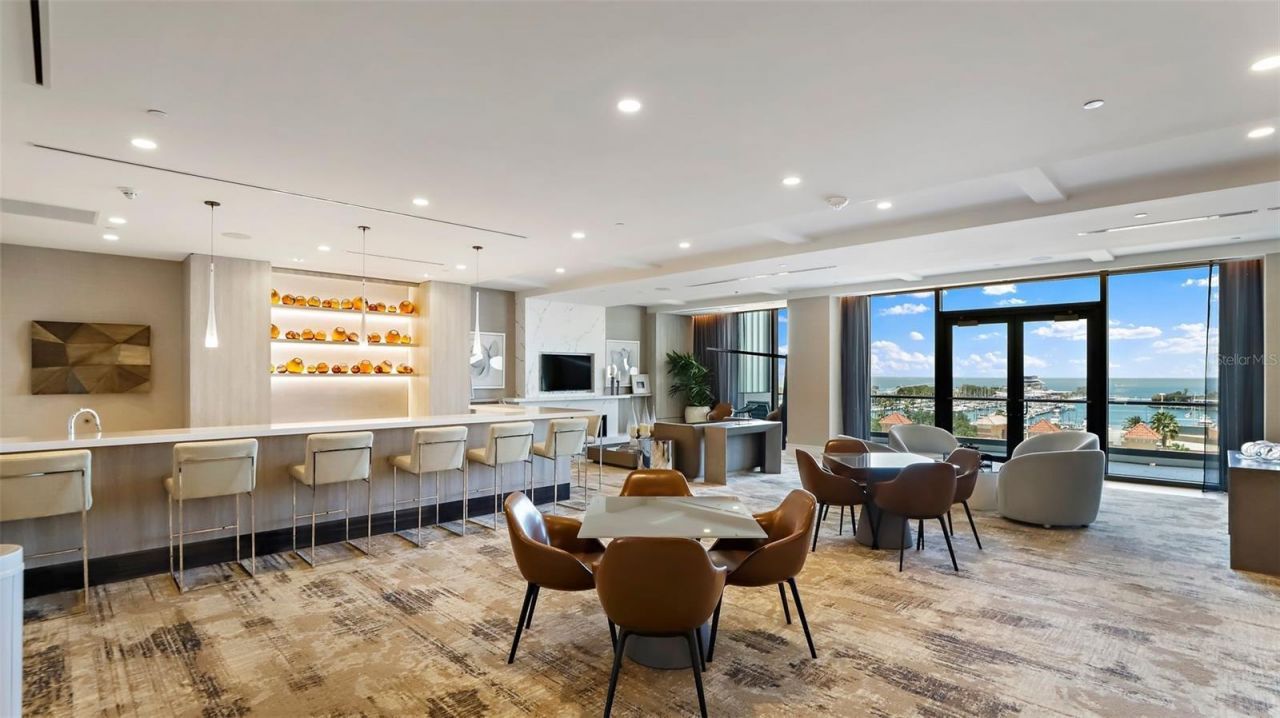 100 1st Avenue N, Unit 2703, Saint Petersburg, FL 33701 Photo