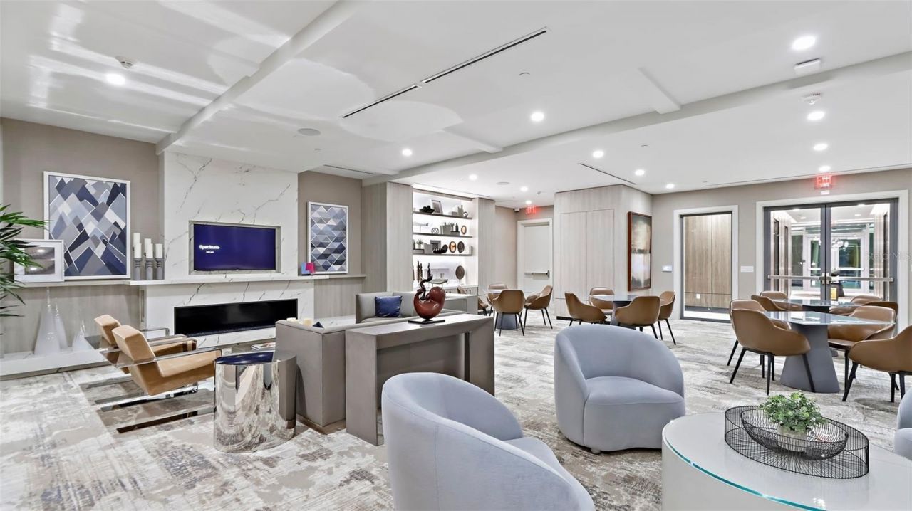 100 1st Avenue N, Unit 2703, Saint Petersburg, FL 33701 Photo