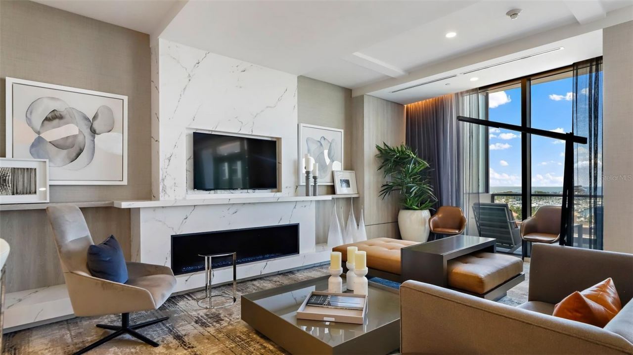 100 1st Avenue N, Unit 2703, Saint Petersburg, FL 33701 Photo