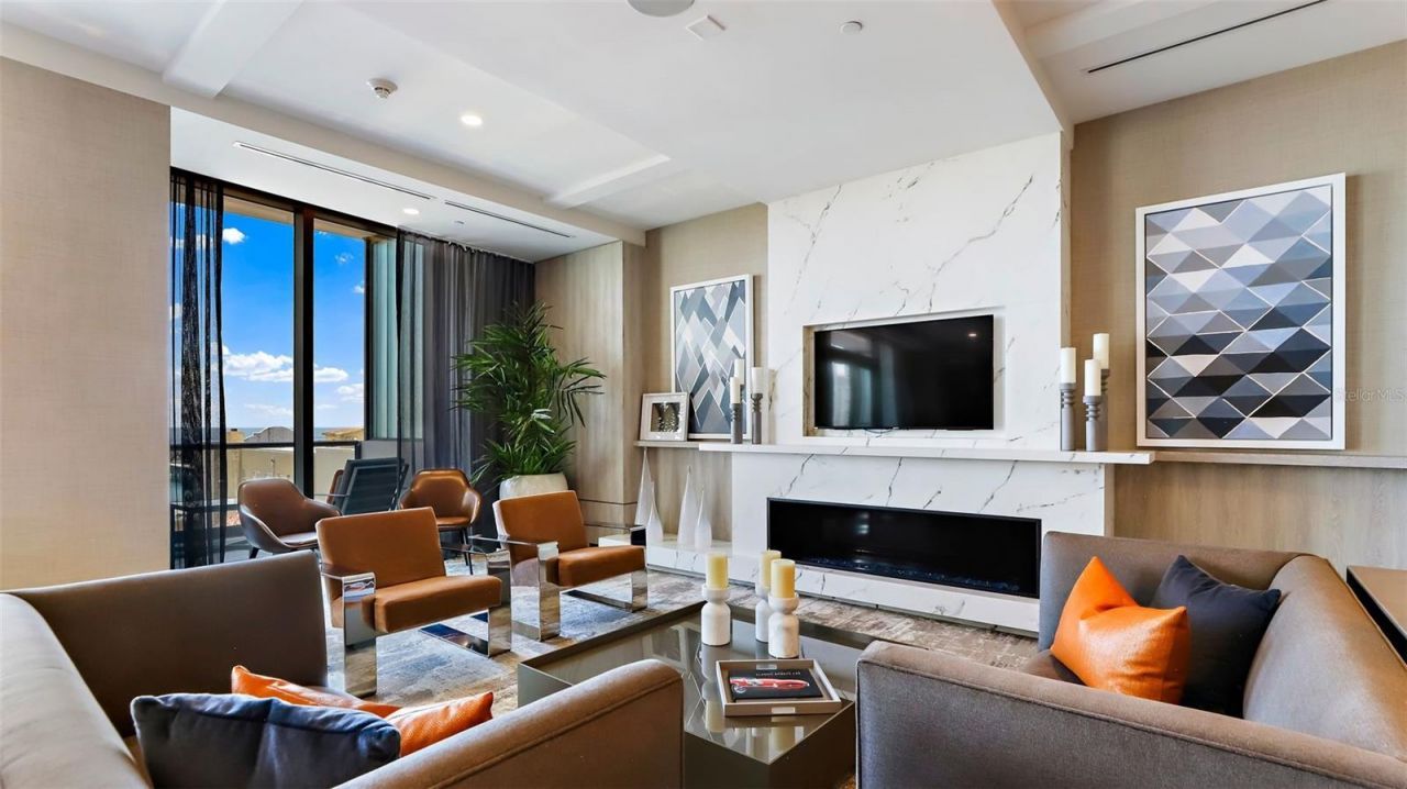 100 1st Avenue N, Unit 2703, Saint Petersburg, FL 33701 Photo