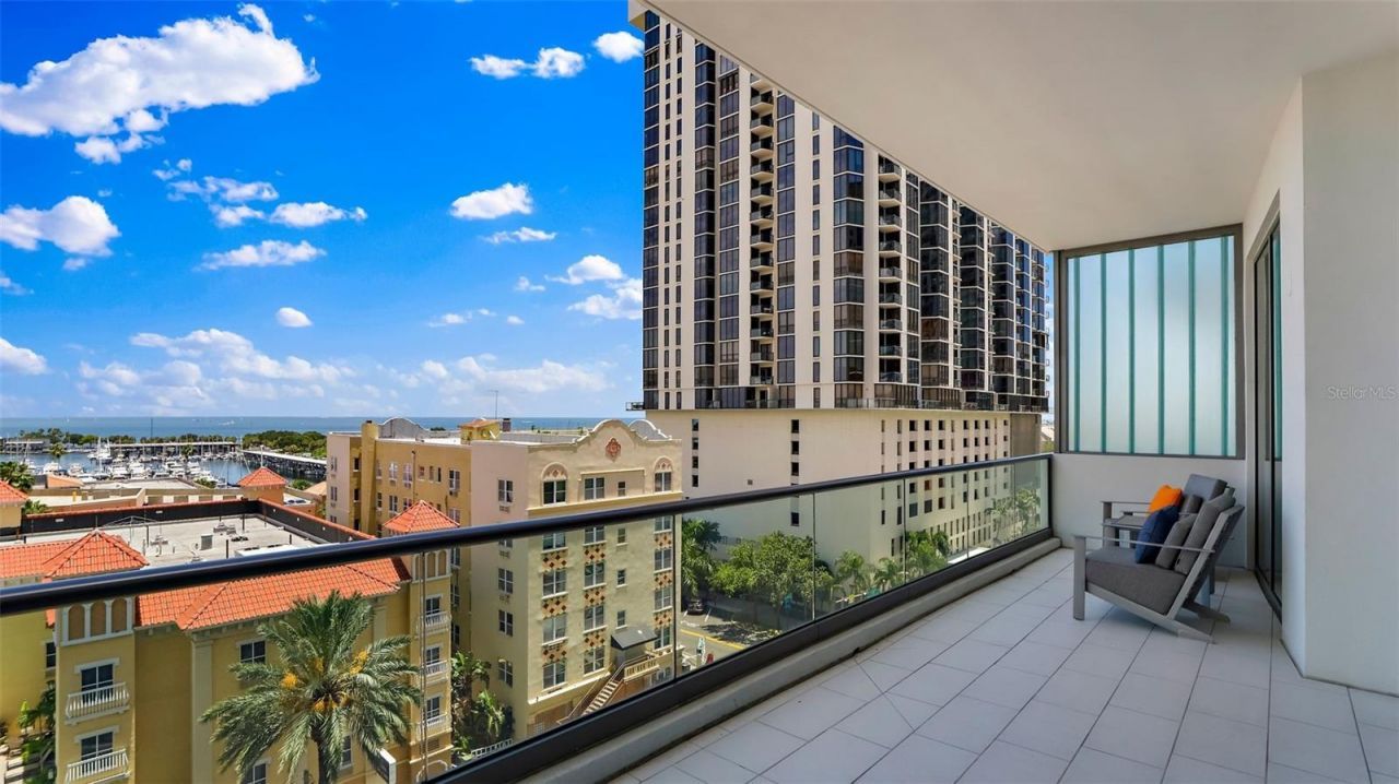 100 1st Avenue N, Unit 2703, Saint Petersburg, FL 33701 Photo