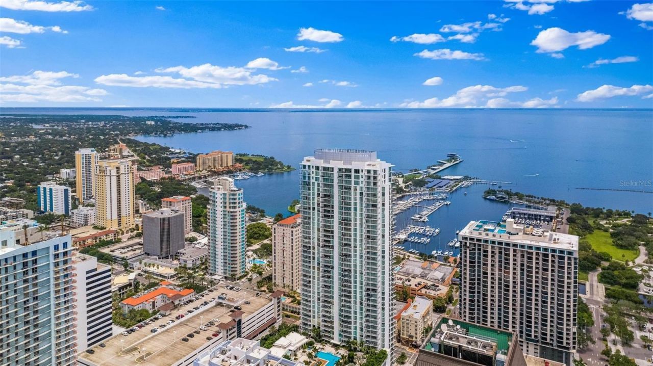 100 1st Avenue N, Unit 2703, Saint Petersburg, FL 33701 Photo
