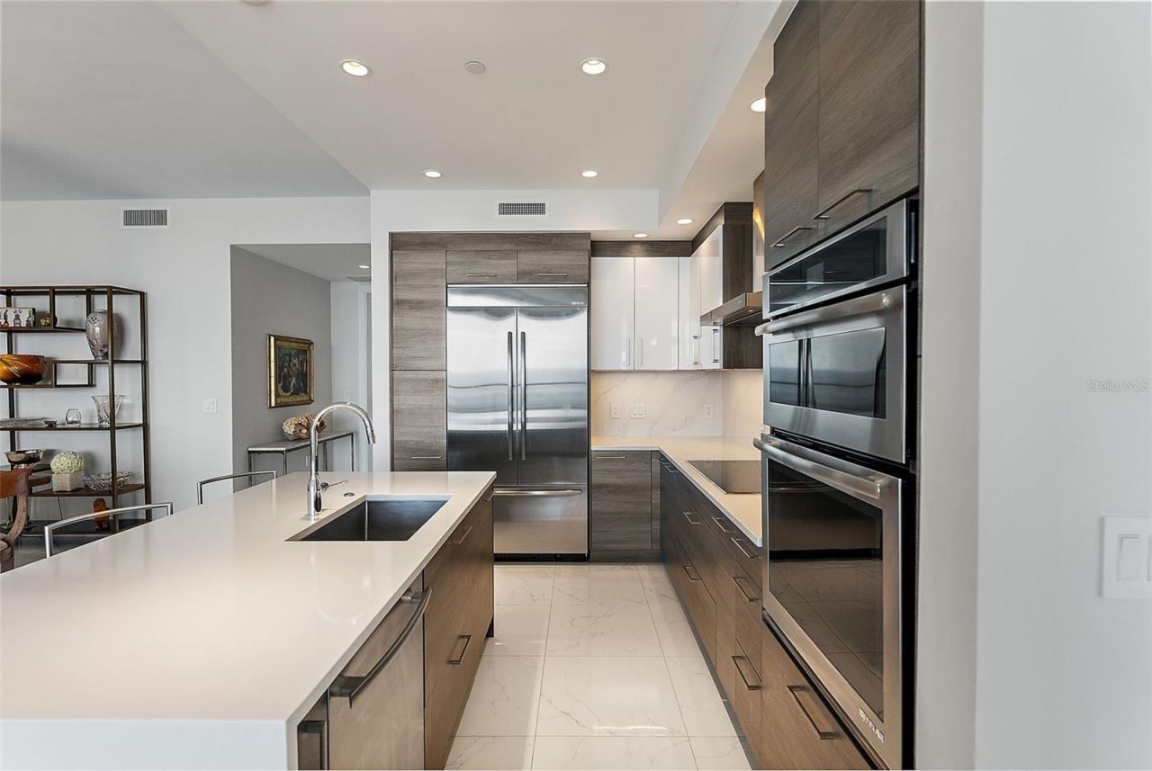 100 1st Avenue N, Unit 2703, Saint Petersburg, FL 33701 Photo