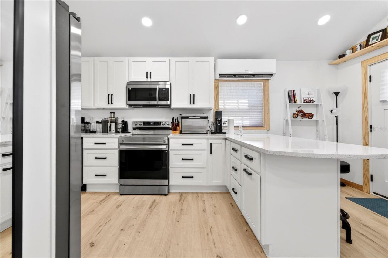 607 Jefferson Street, New Smyrna Beach, FL 32168 Photo