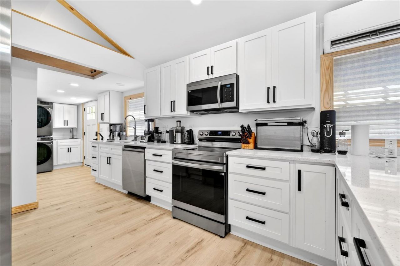 607 Jefferson Street, New Smyrna Beach, FL 32168 Photo