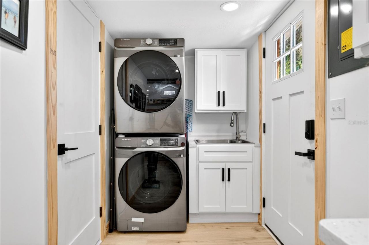 607 Jefferson Street, New Smyrna Beach, FL 32168 Photo