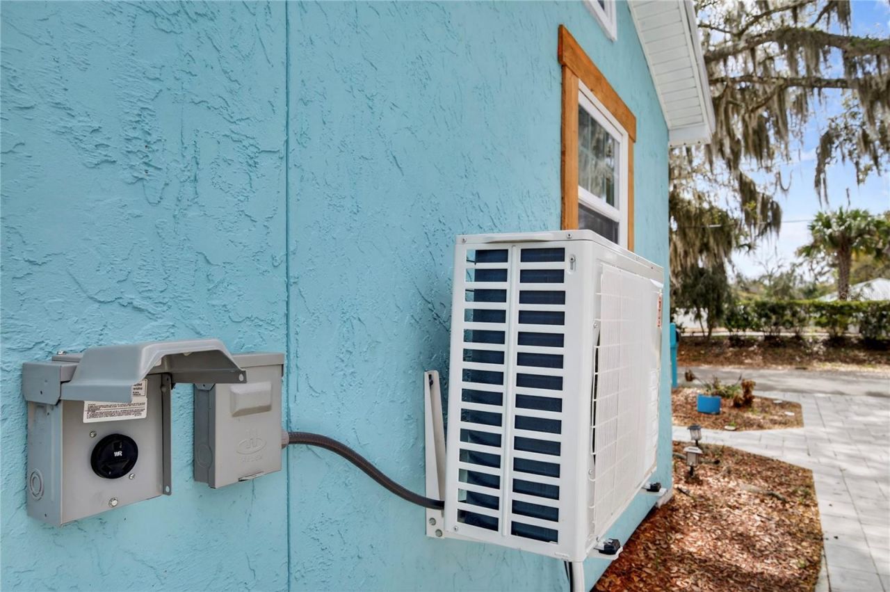 607 Jefferson Street, New Smyrna Beach, FL 32168 Photo