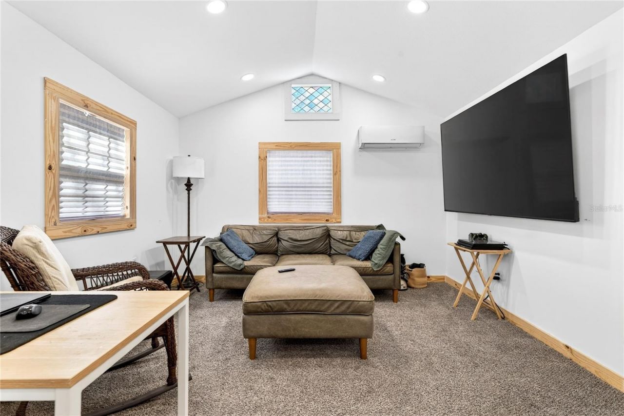 607 Jefferson Street, New Smyrna Beach, FL 32168 Photo