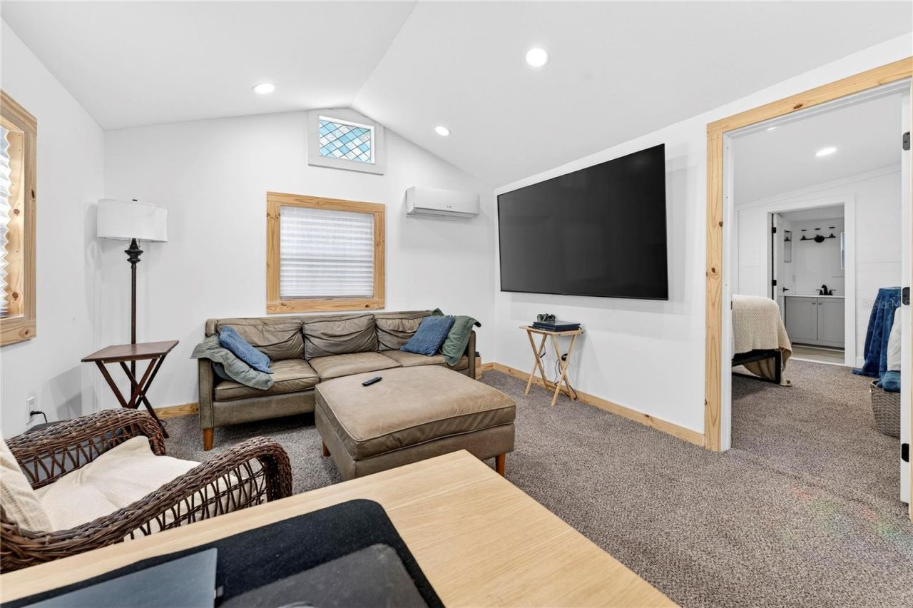 607 Jefferson Street, New Smyrna Beach, FL 32168 Photo