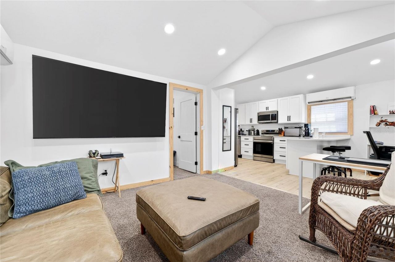 607 Jefferson Street, New Smyrna Beach, FL 32168 Photo