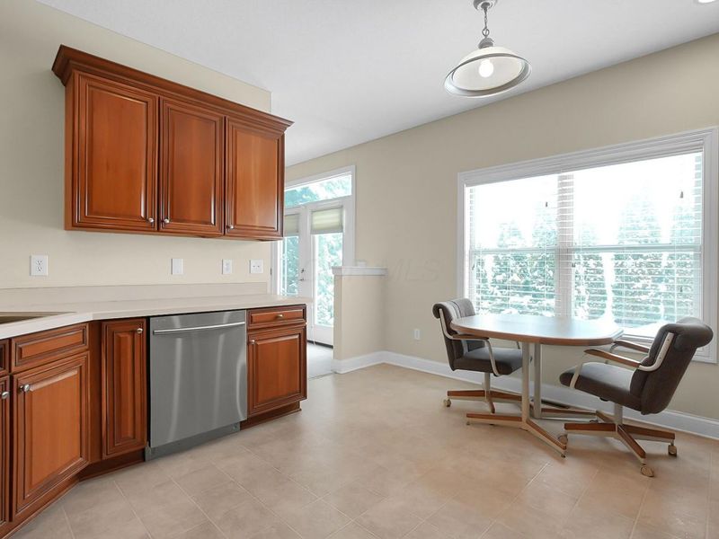 6204 Marias Point Lane , Columbus, OH 43213 Photo 12