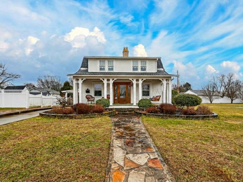 121 N David Avenue , Jackson, OH 45640 Photo 2