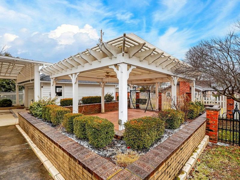 121 N David Avenue , Jackson, OH 45640 Photo 6