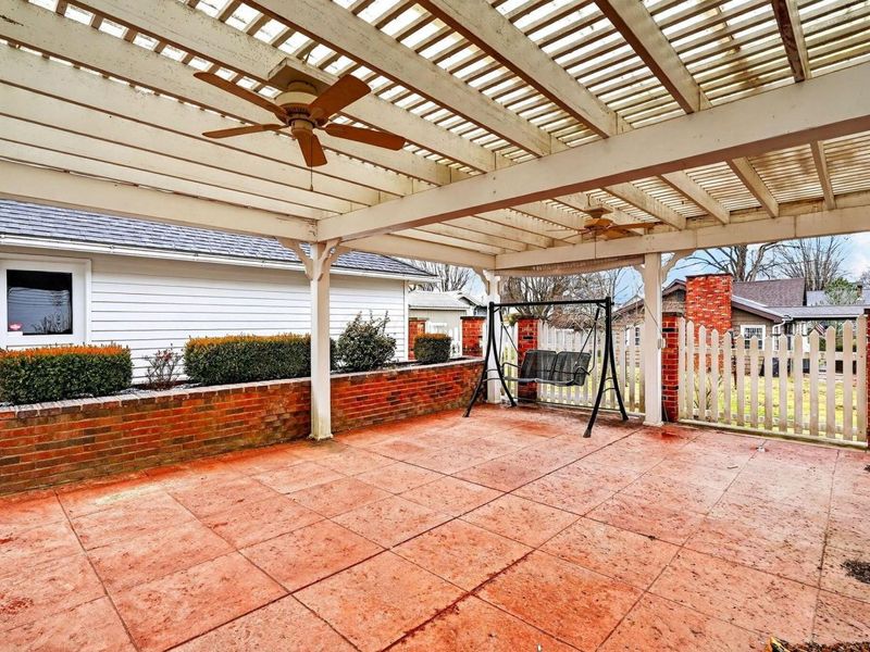 121 N David Avenue , Jackson, OH 45640 Photo 7