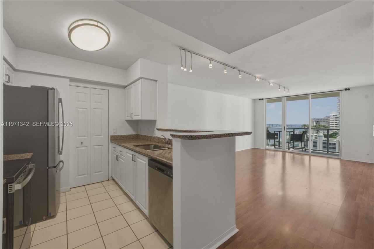 1155 Brickell Bay Dr, Unit 1107, Miami, FL 33131 Photo