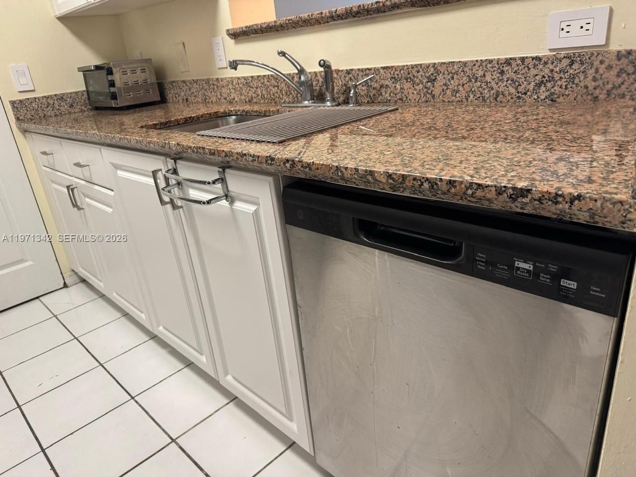 1155 Brickell Bay Dr , Unit 1107, Miami, FL 33131 Photo