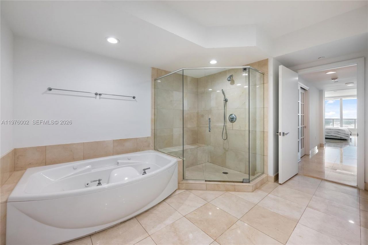 3201 NE 183rd St , Unit 2906, Aventura, FL 33160 Photo