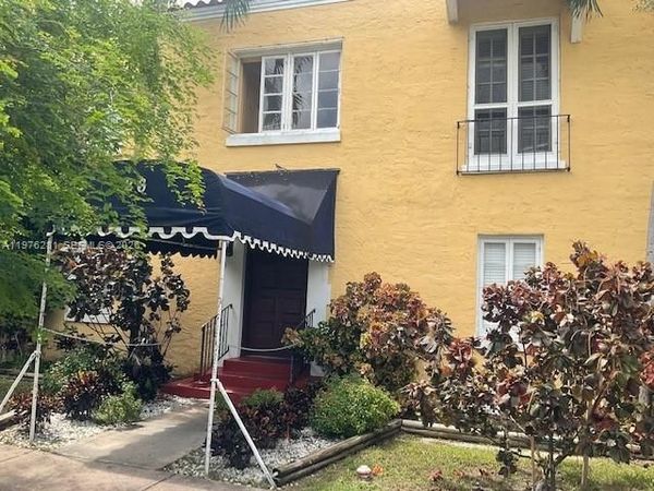 126 Mendoza Ave , Unit 11, Coral Gables, FL 33134